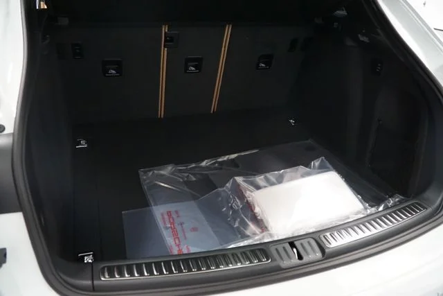 2026 Porsche Macan S - Photo 9