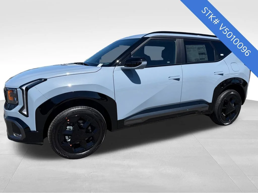New 2027 Pale Gray Kia X-Line S image 3