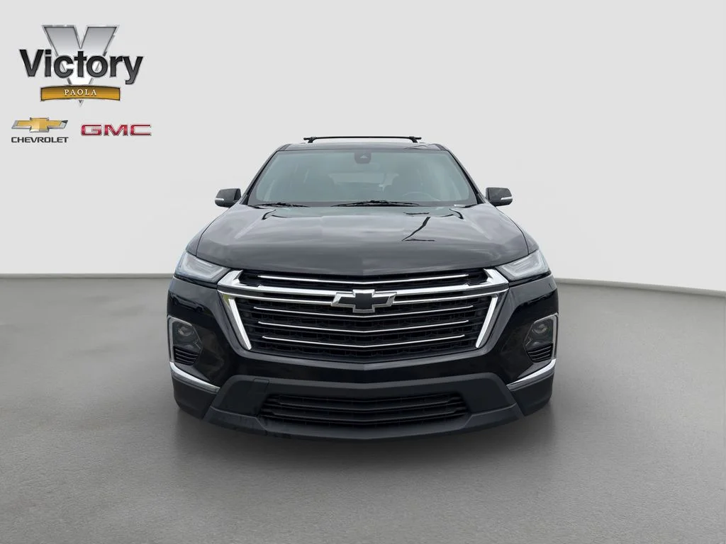 Used 2023 Chevrolet Traverse 1LT with VIN 1GNERGKW7PJ265712 for sale in Kansas City