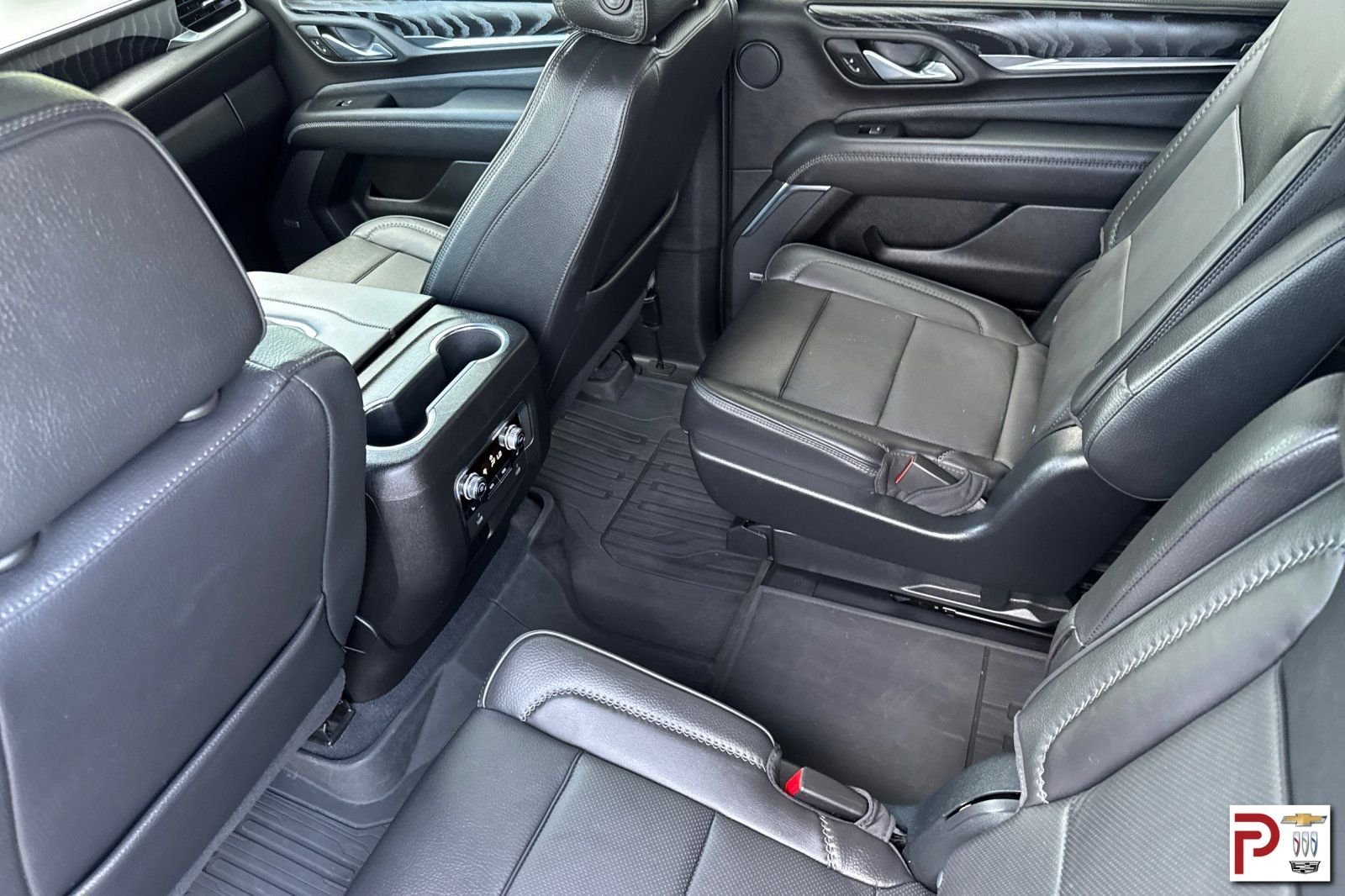 Used 2023 White GMC Denali image 13