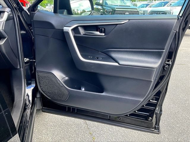 Used 2020 Black Toyota XLE image 20