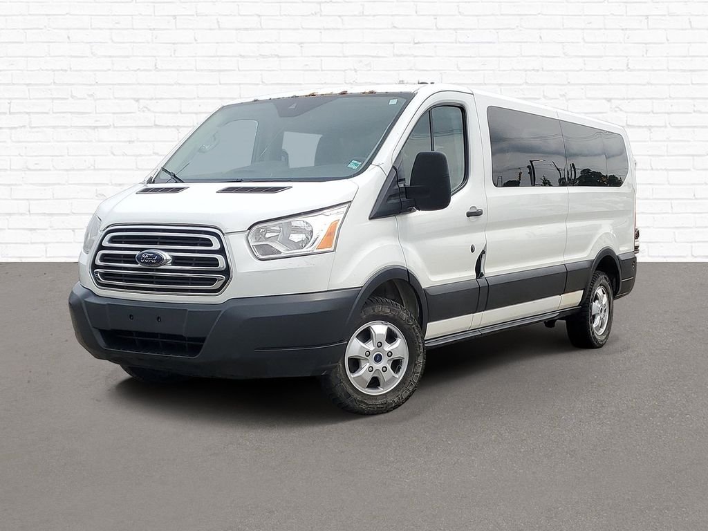 Used 2017 White Ford XLT image 1