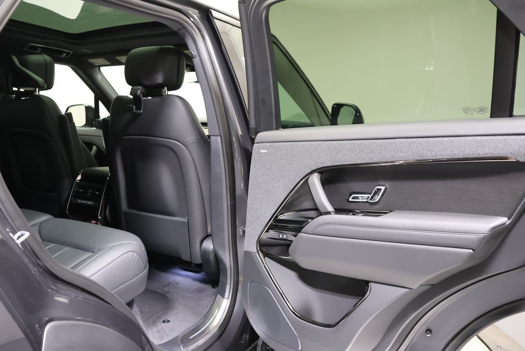 New 2026 Carpathian Grey Land Rover Dynamic SE image 43