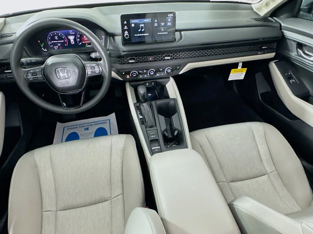New 2026 Platinum White Pearl Honda SE image 31
