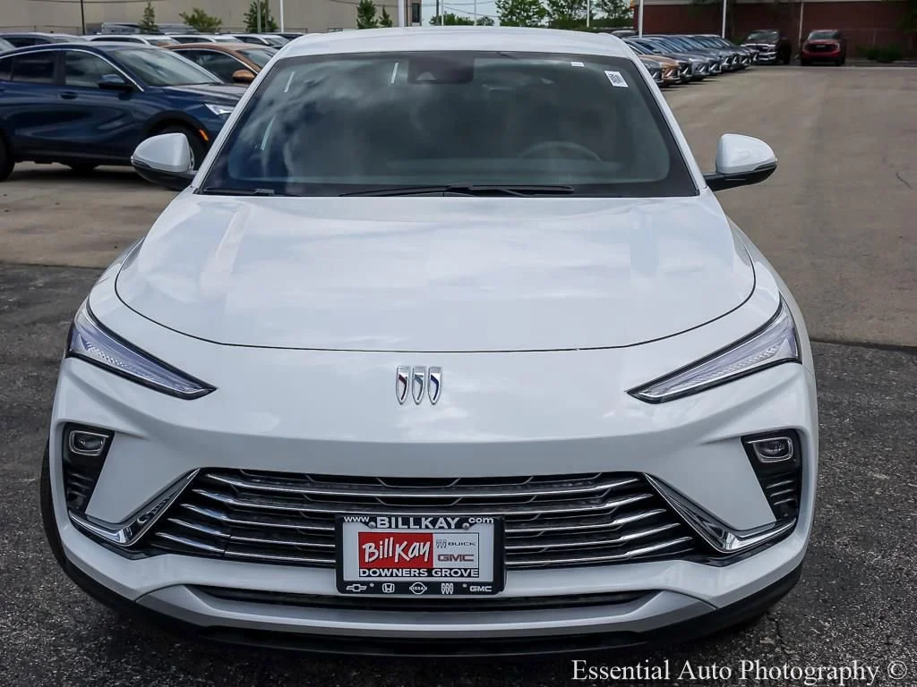 New 2026 Summit White Buick Preferred image 7
