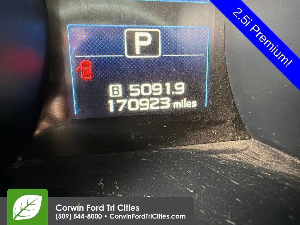 Used 2018 Ice Silver Metallic Subaru 2.5i image 12