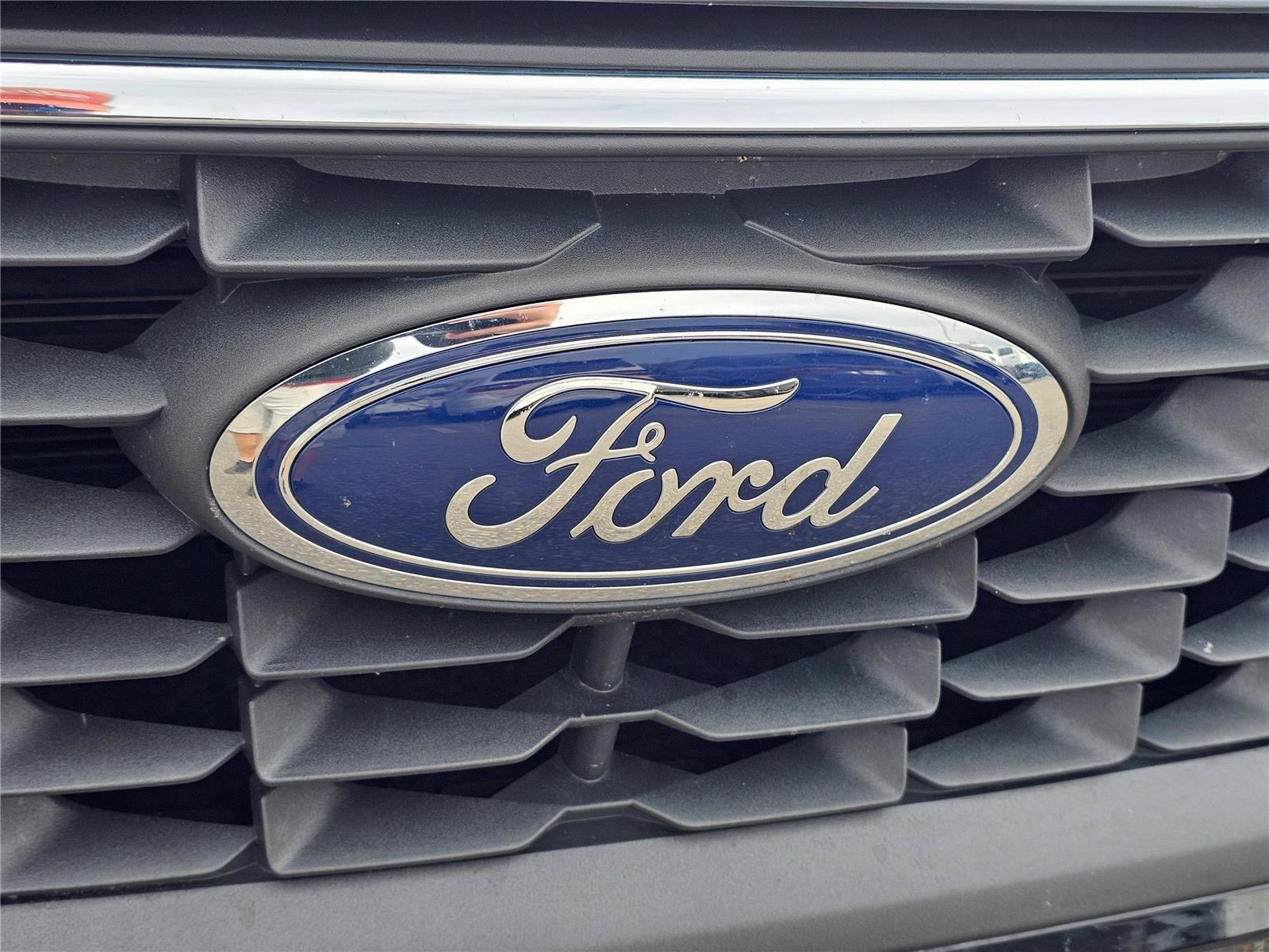 Used 2024 Agate Black Metallic Ford Active image 3