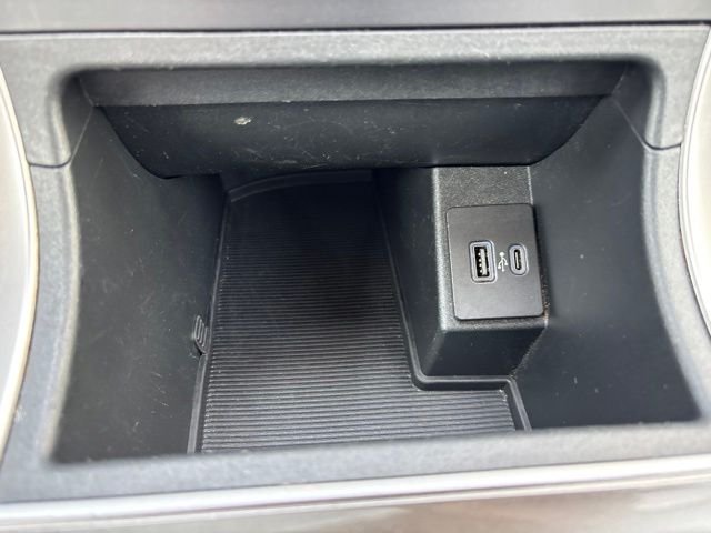 Used 2024 Black Ford SEL image 27