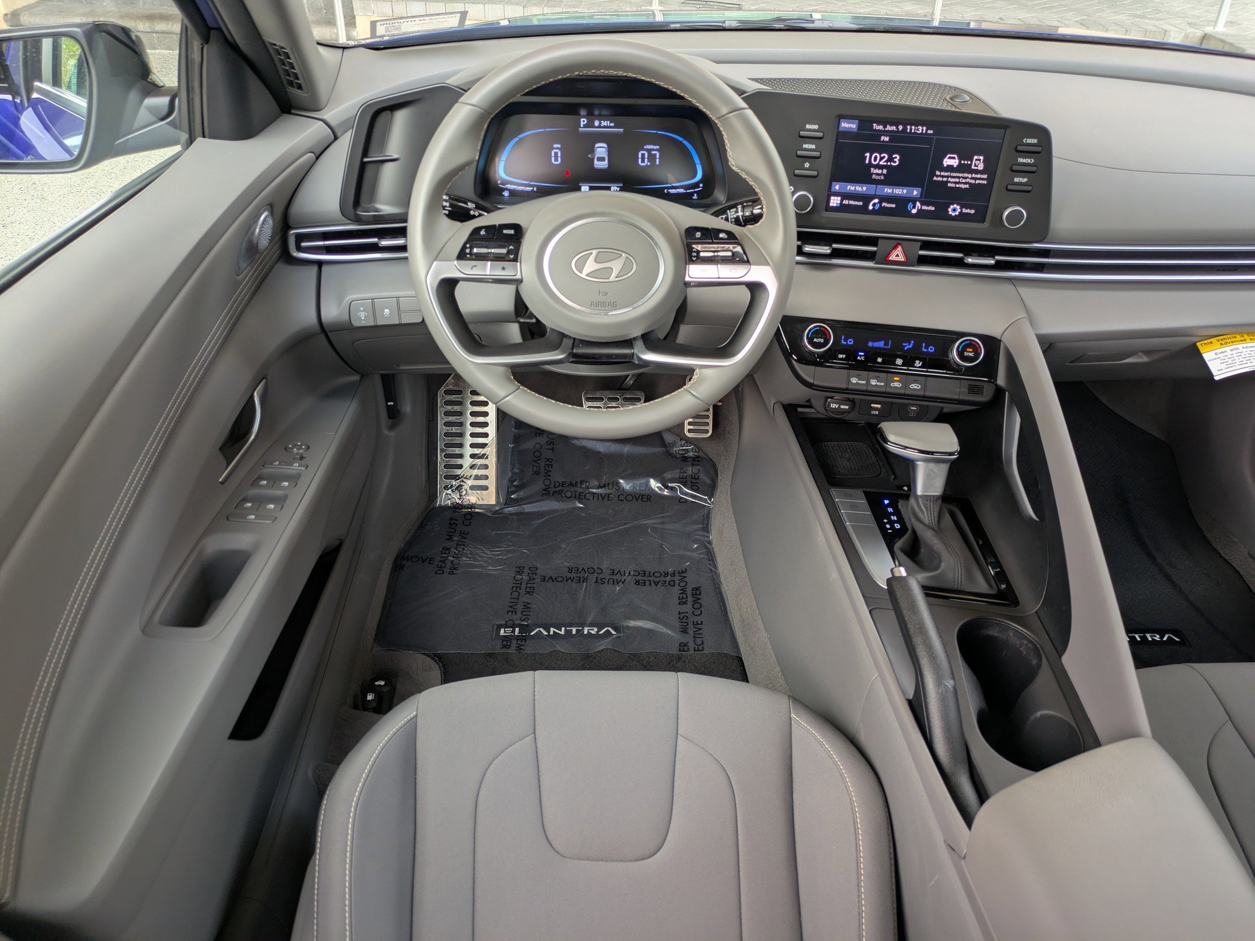 2025 Hyundai Elantra SEL - Photo 14