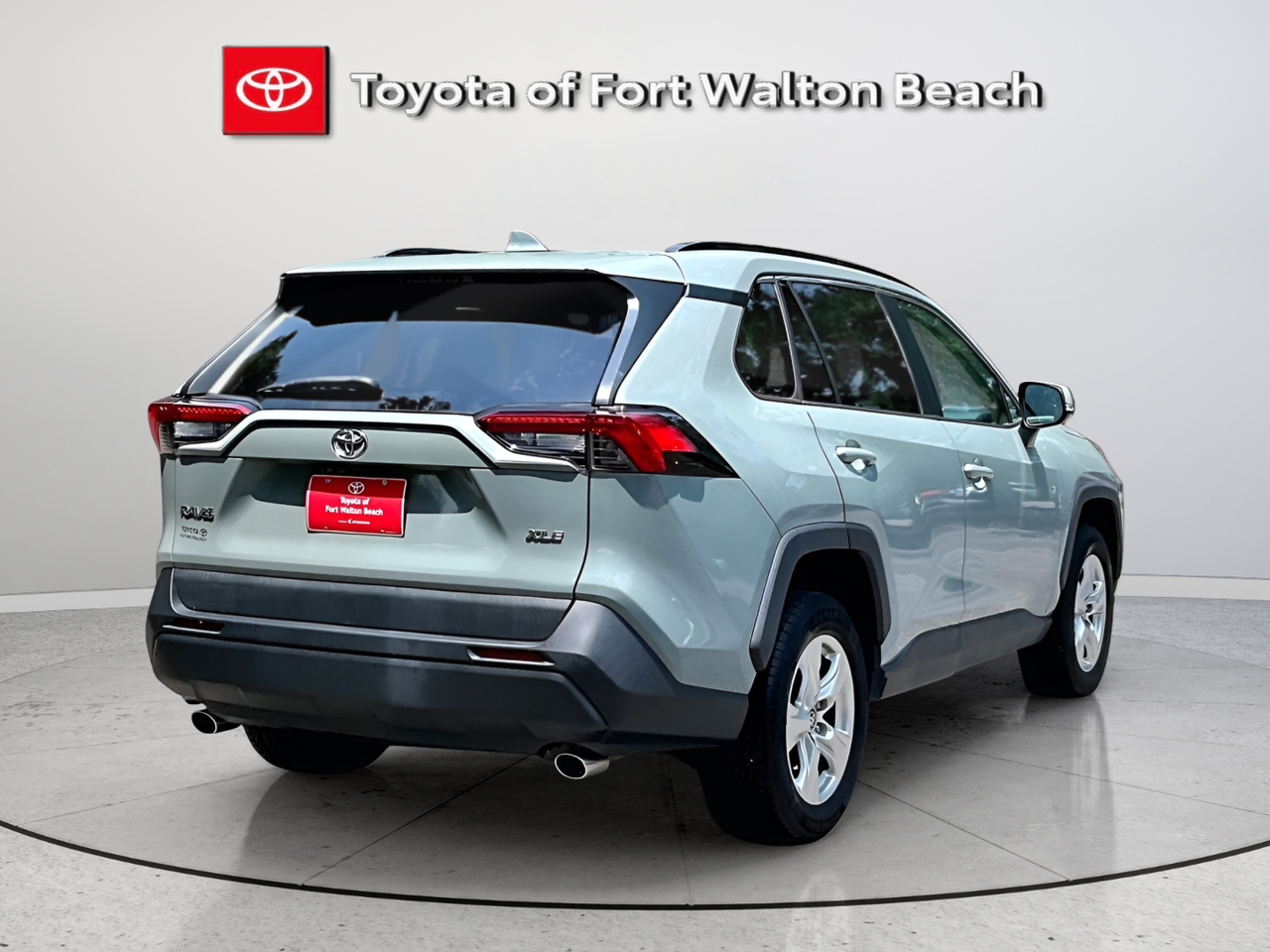 Used 2021  Toyota XLE image 6