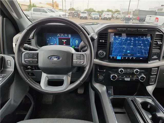Used 2024 Atlas Blue Metallic Ford XLT 4x4 SuperCrew Cab 5.5 ft. box 145 in. WB image 10
