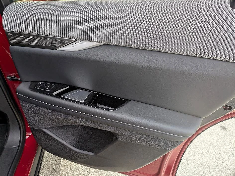 2025 Cadillac OPTIQ Luxury 2 - Photo 28