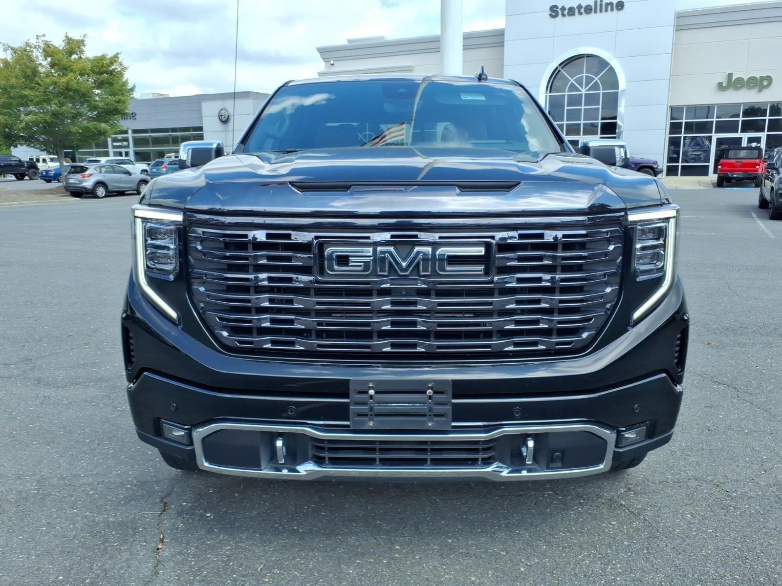 Used 2022 Onyx Black GMC Denali Ultimate image 16