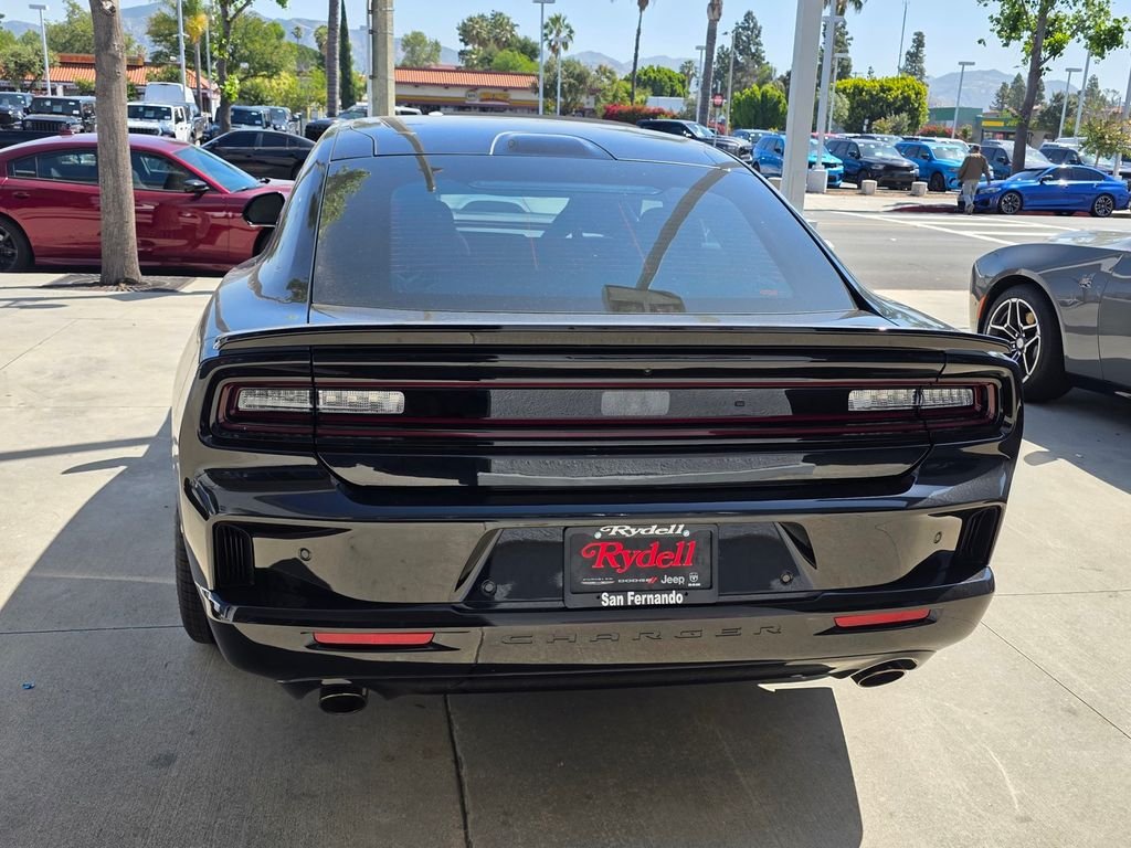New 2026 Diamond Black Crystal Pearlcoat Dodge R/T image 5