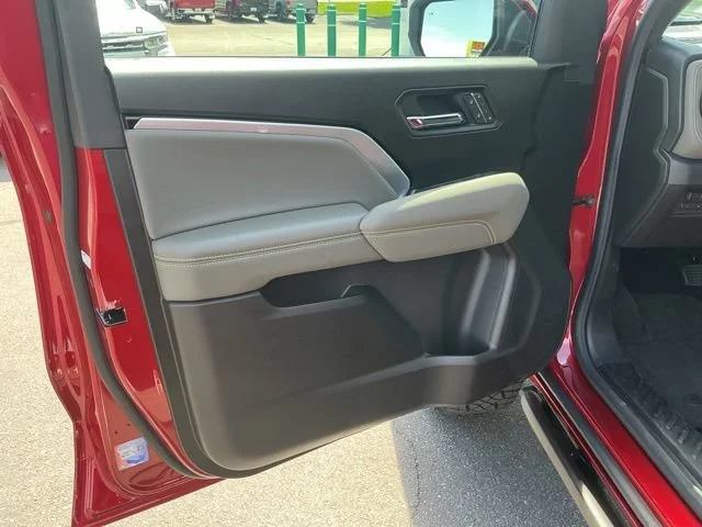 2026 Chevrolet Colorado ZR2 - Photo 11
