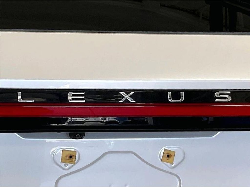 Used 2024 White Lexus 350 Premium image 29