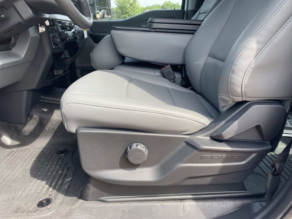 New 2026 Oxford White Ford F-250® XL image 12