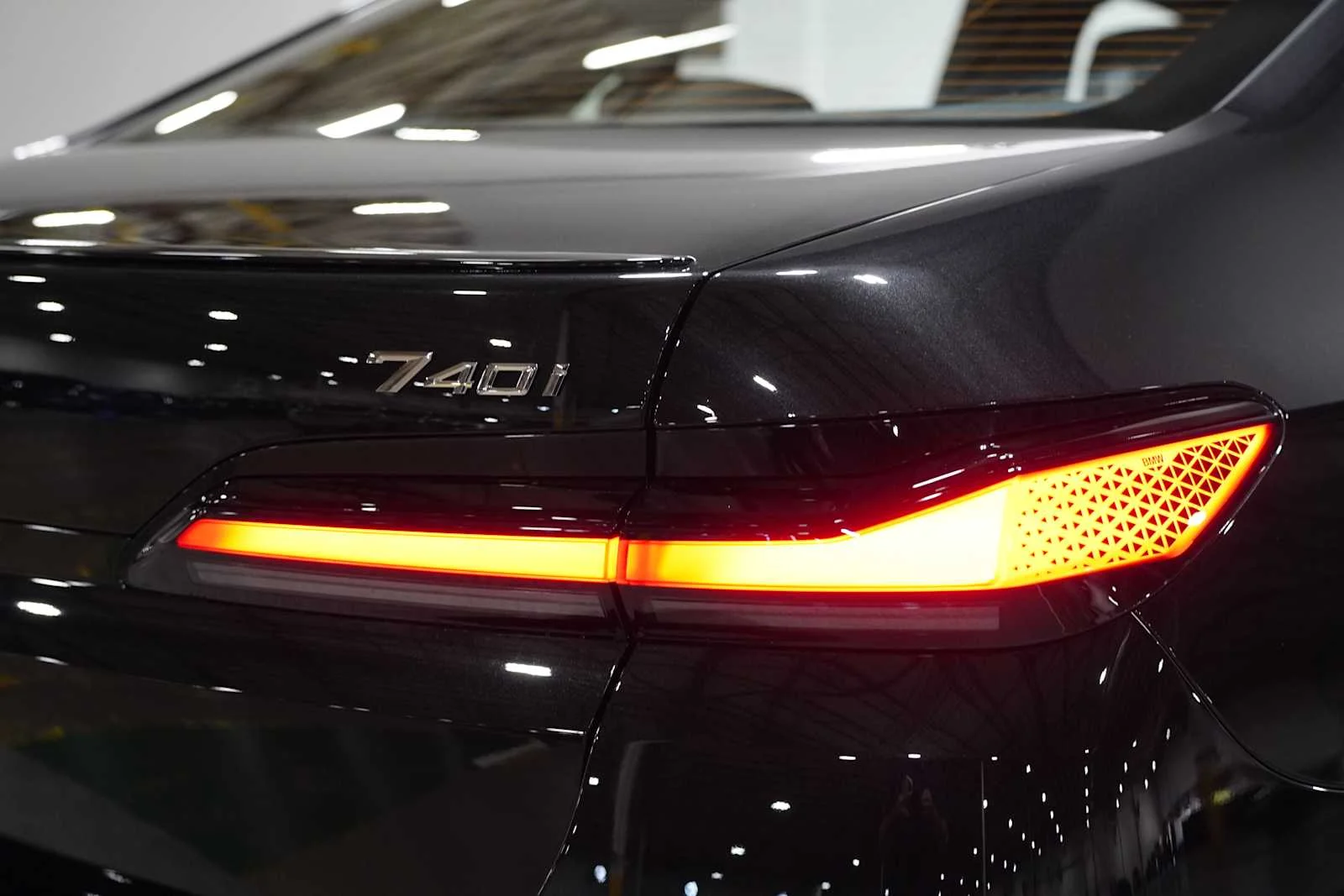 New 2026 Black Sapphire Metallic BMW 740i image 8