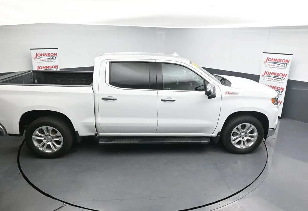 Used 2023 White Chevrolet LTZ image 33