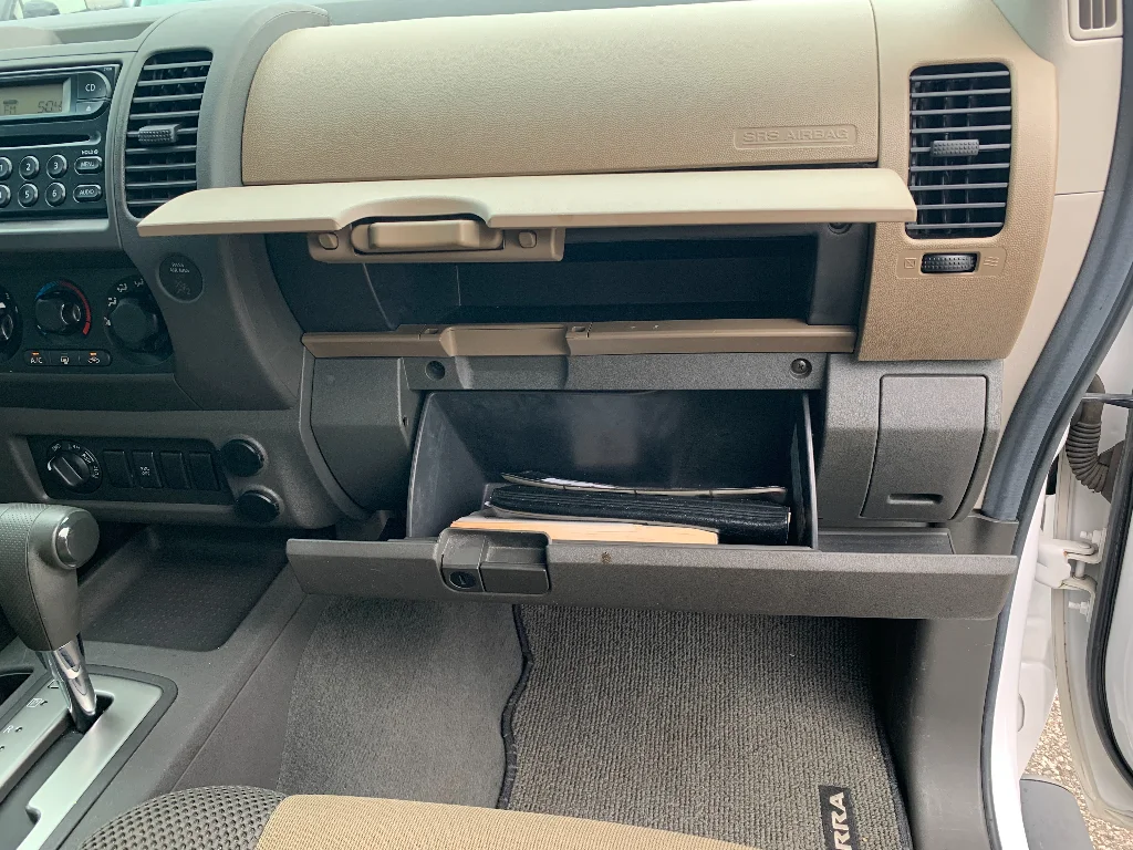 Used 2007 Avalanche Nissan S image 28