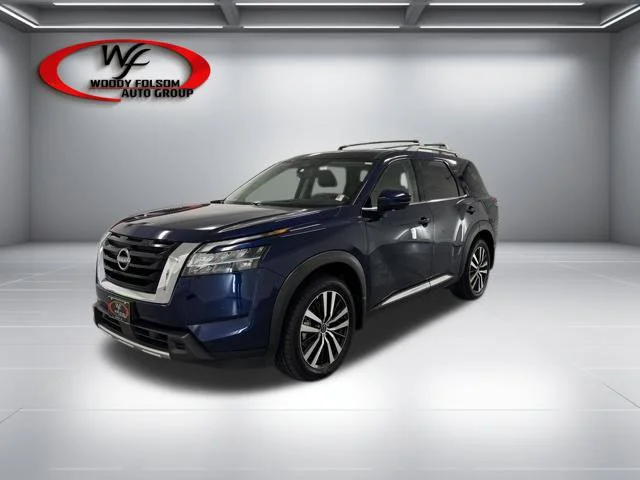Used 2024 Blue Nissan Platinum image 3