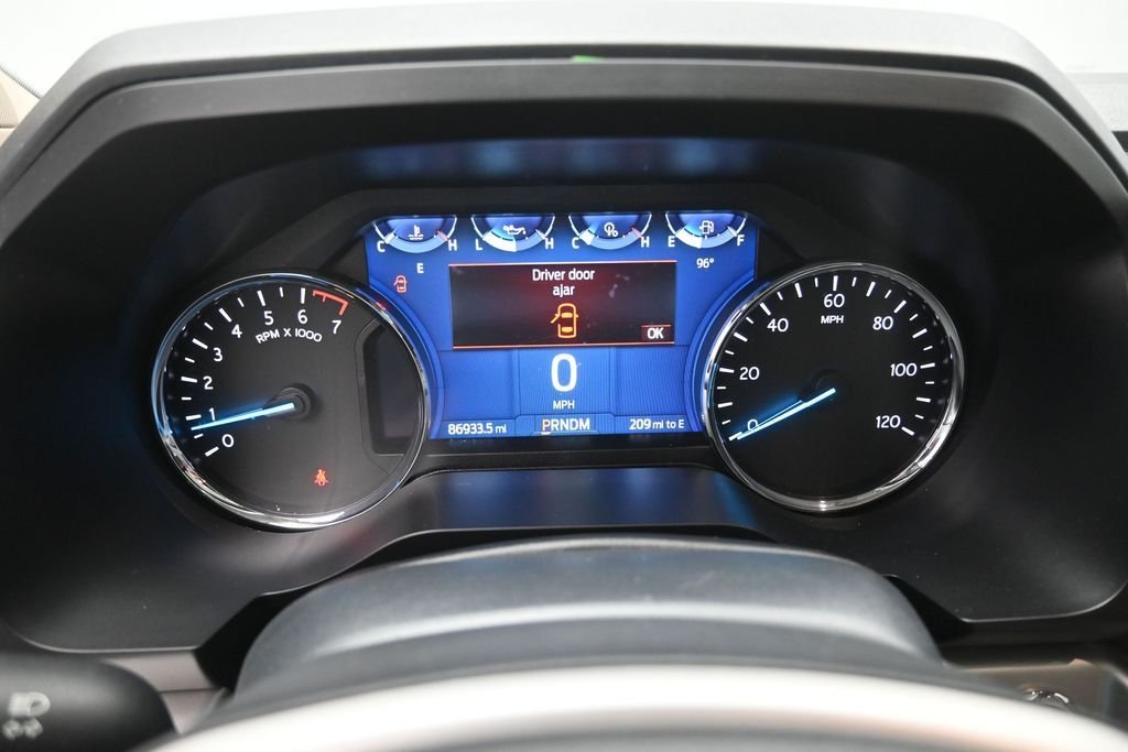 Used 2022 Silver Ford XLT image 4