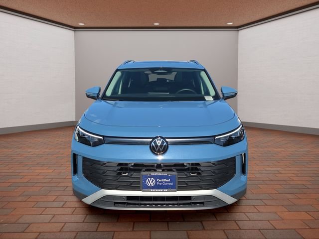 Used 2025 Monterey Blue Pearl Volkswagen 2.0T SE image 27