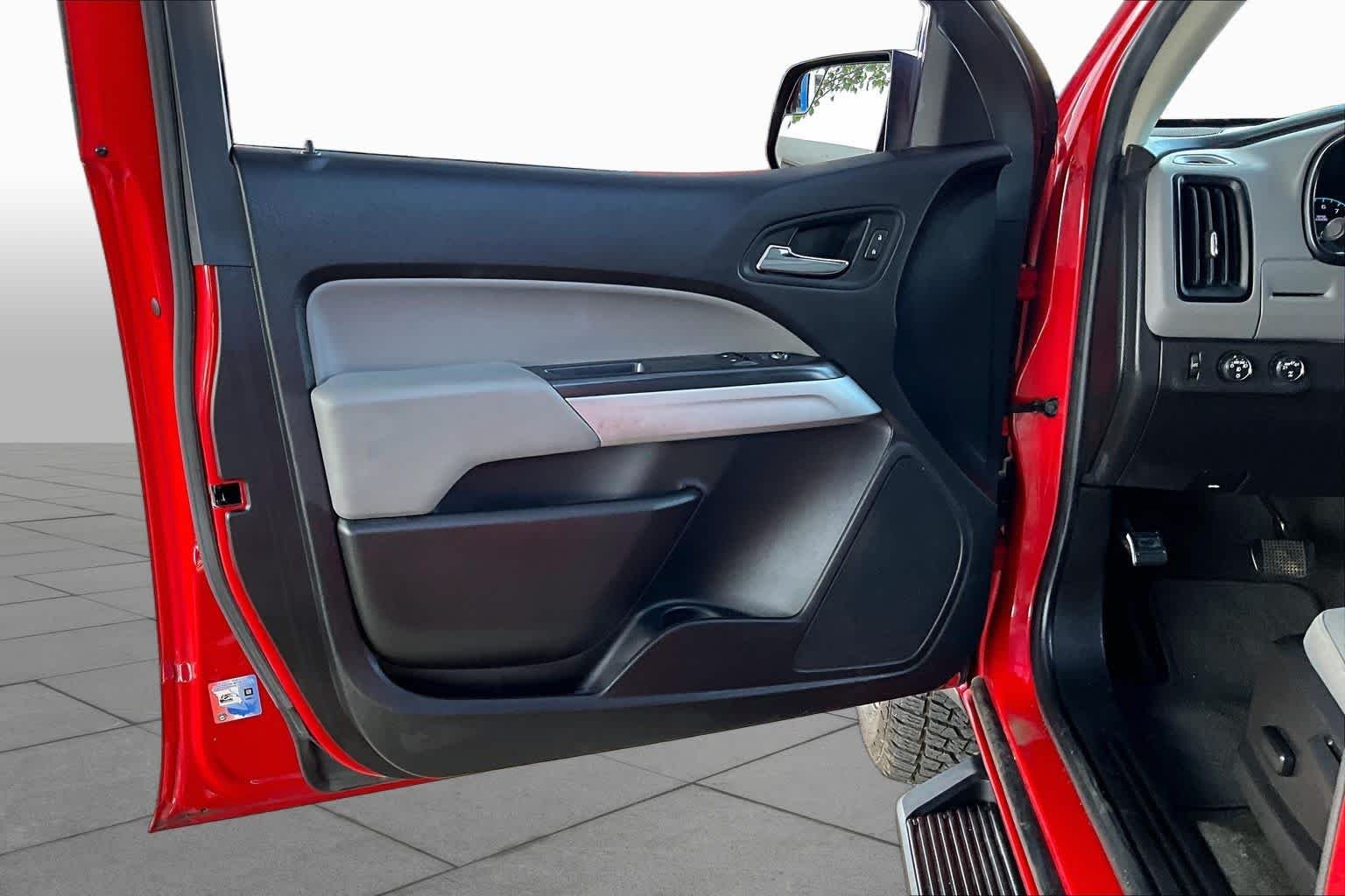 Used 2018 Red Hot Chevrolet 4WD LT image 22