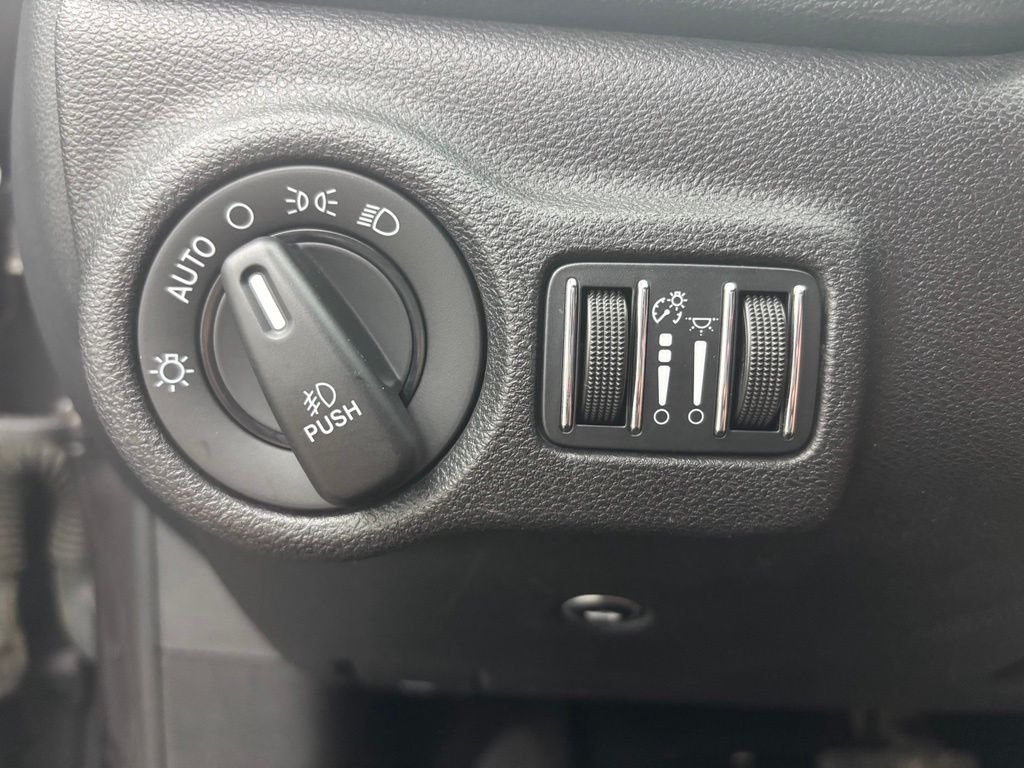 Used 2016 Granite Crystal Clearcoat Metallic Dodge SXT image 26