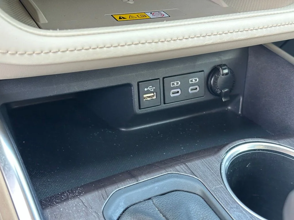 Used 2023  Toyota Limited image 8