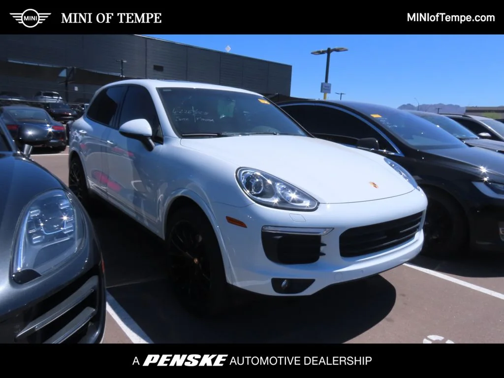 2017 Porsche Cayenne Platinum Edition's photo