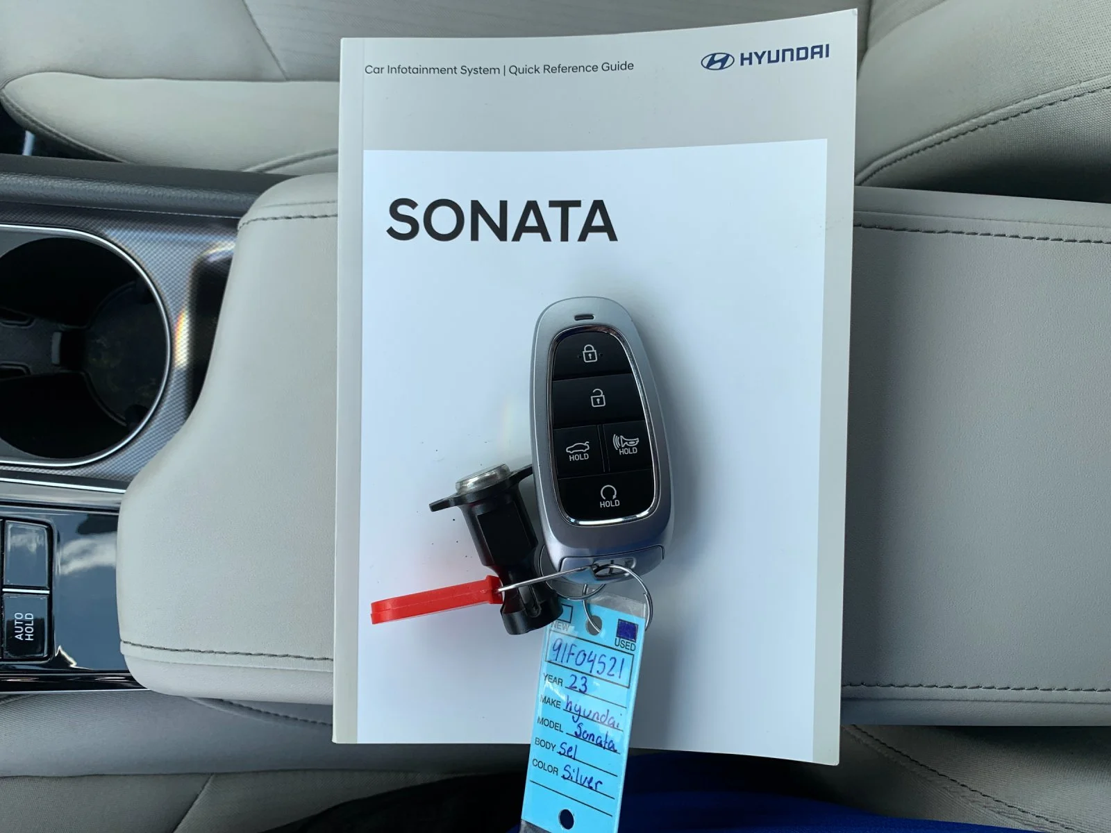 Used 2023 Silver Hyundai SEL image 9