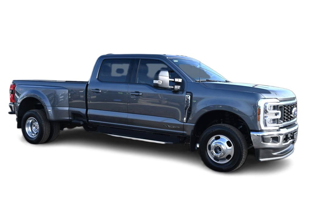 Used 2026 Gray Metallic Ford Lariat image 3