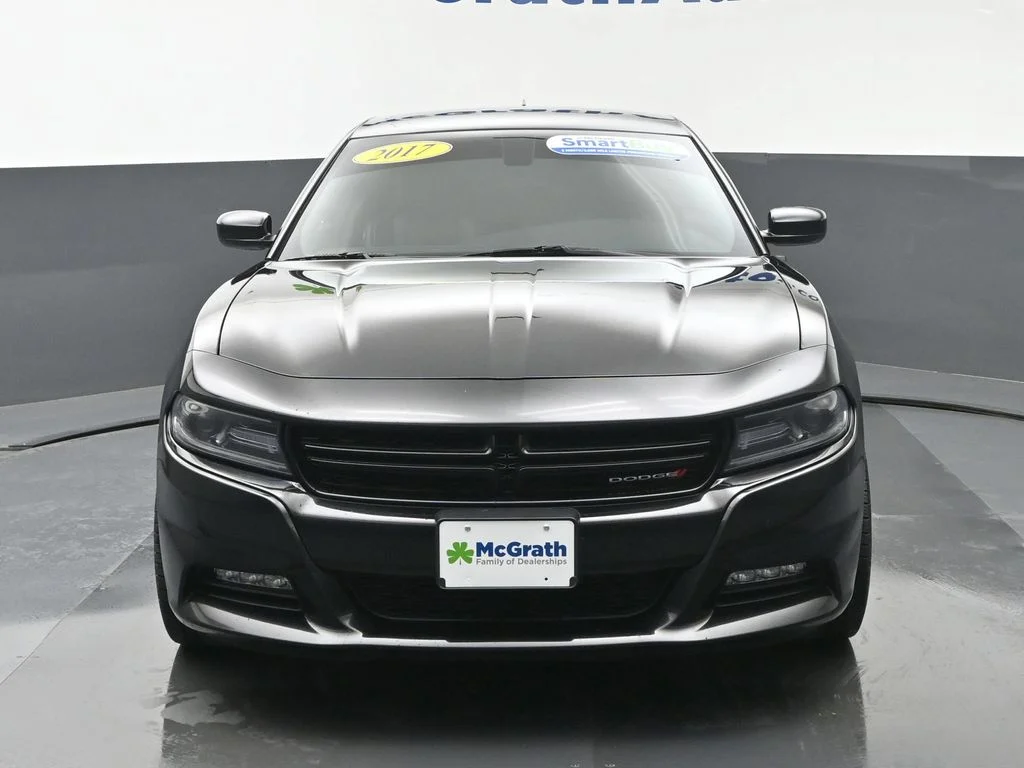 Used 2017 Black Dodge SXT image 6