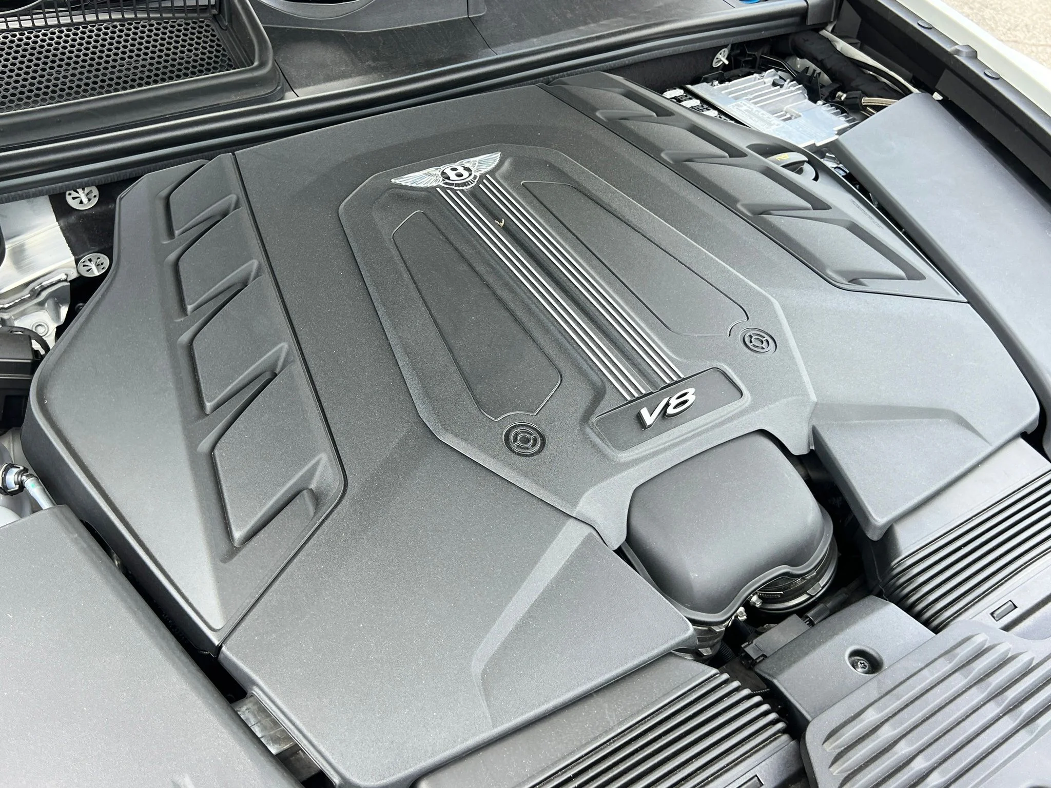 New 2026 White Bentley  image 47