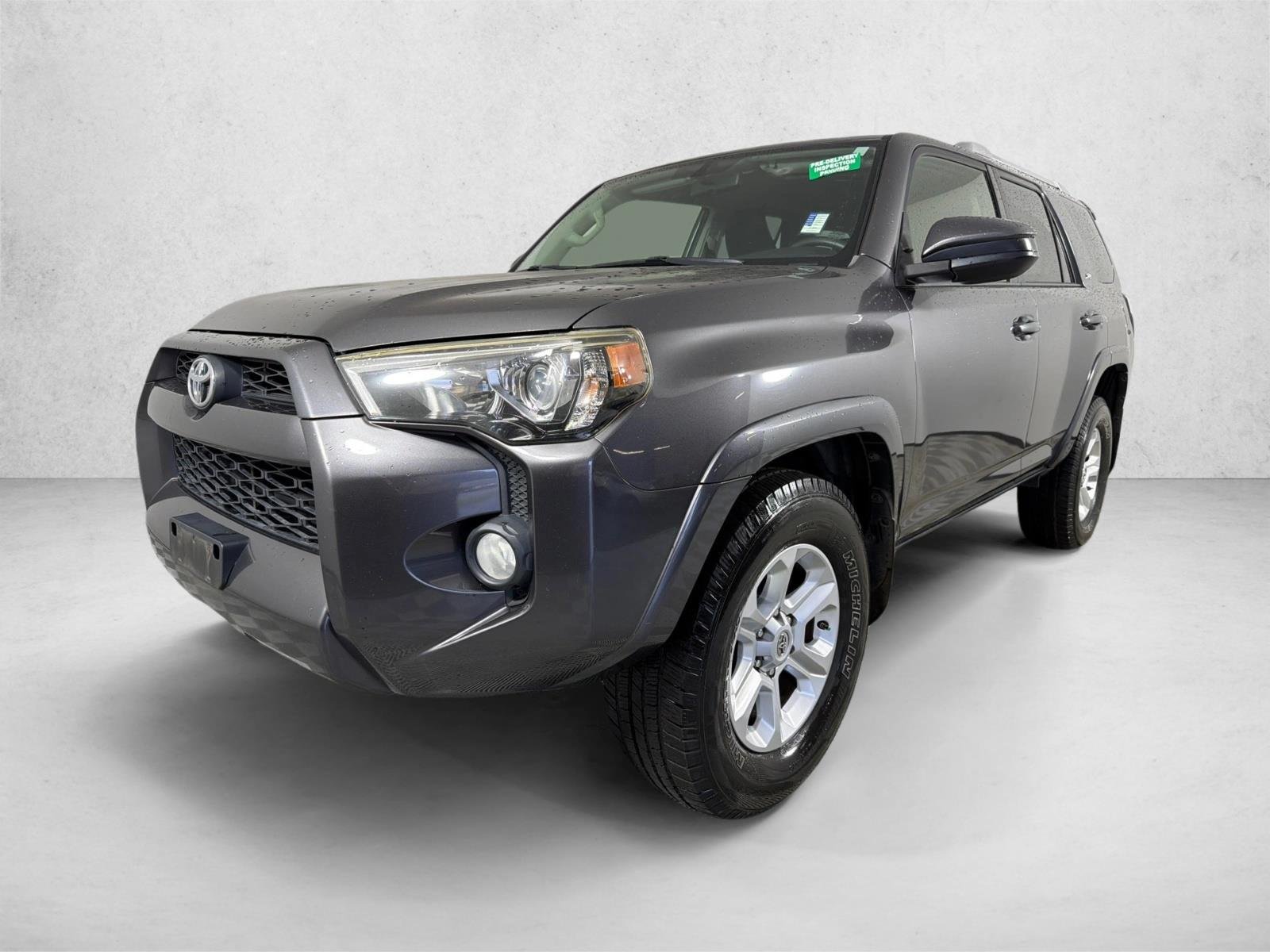 Used 2016 Magnetic Gray Metallic Toyota SR5 image 8