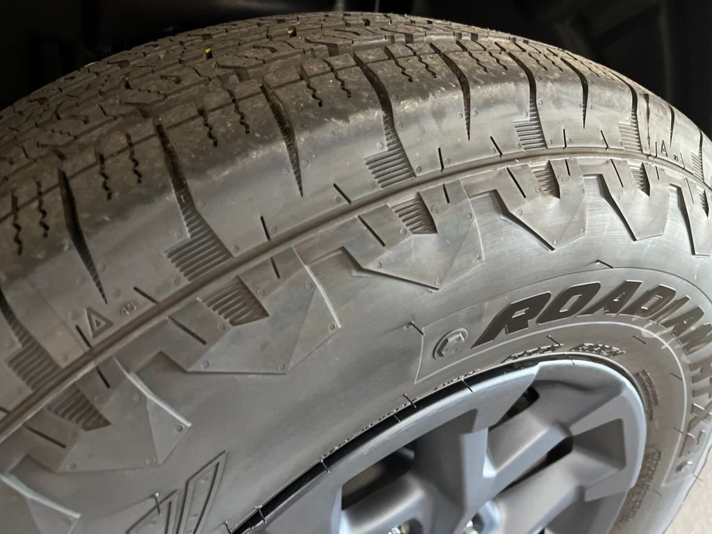 New 2026 Bright White Clear-Coat Exterior Paint Jeep 85th Anniversary Edition image 15