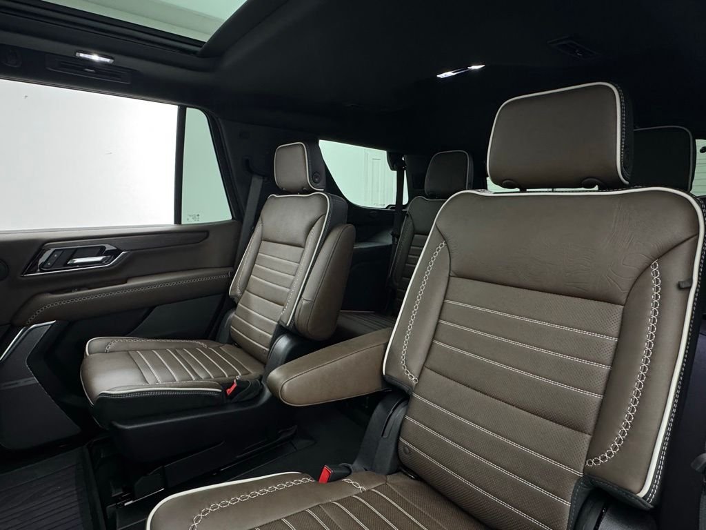 Used 2026 Glacier White Tricoat GMC Denali Ultimate image 55