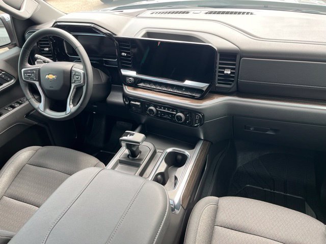 Used 2026 Sterling Gray Metallic Chevrolet LT image 18