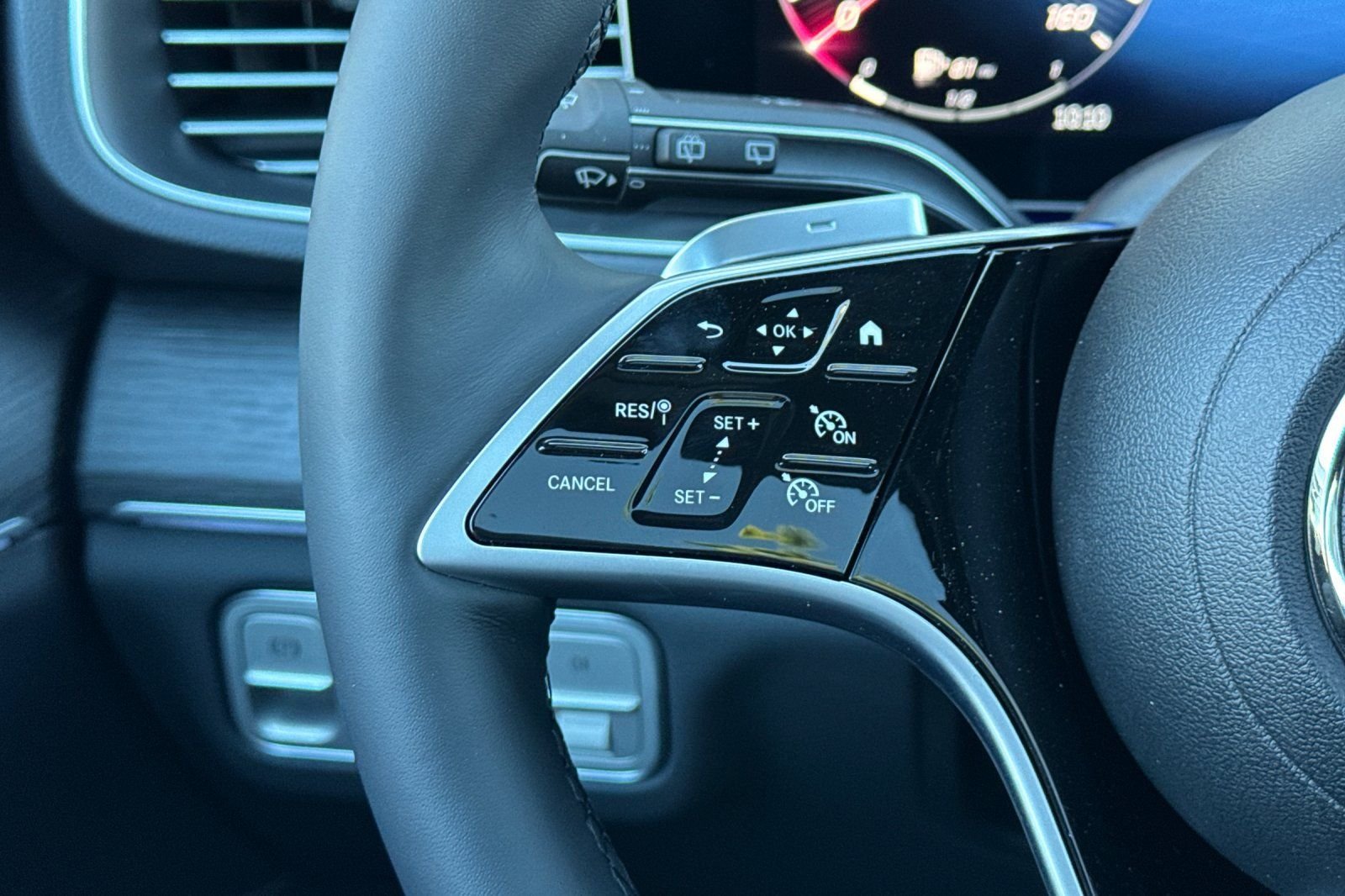 New 2026 Polar White Mercedes-Benz GLE 450 image 29