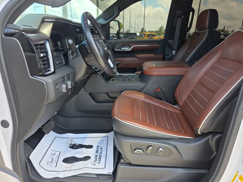 Used 2024 White Frost Tricoat GMC Denali Ultimate image 22