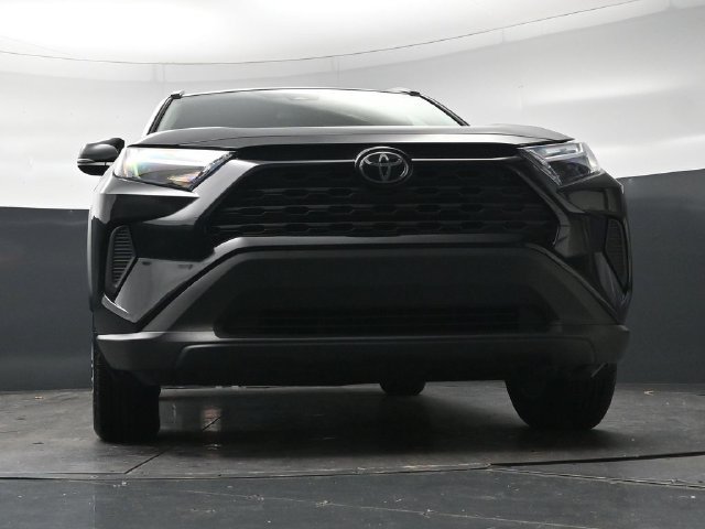 Used 2025 Midnight Black Metallic Toyota XLE image 28
