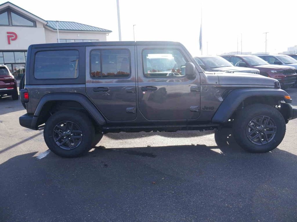 New 2026 Granite Crystal Metallic Clearcoat Jeep Sport S image 23