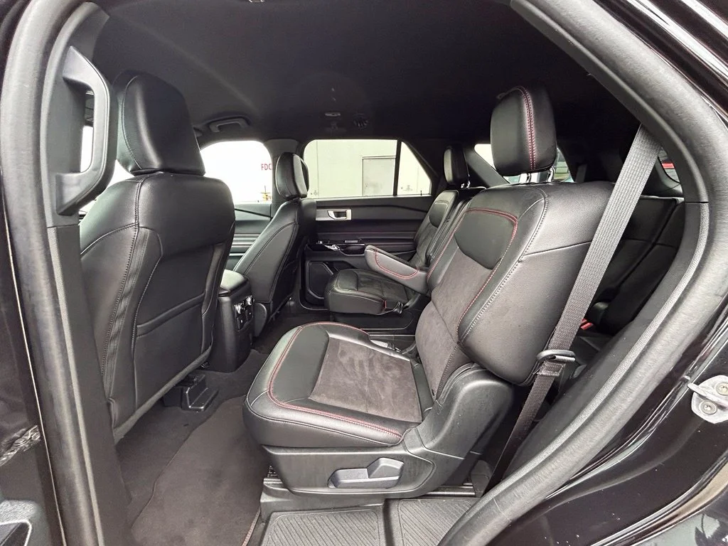Used 2024 Black Metallic Ford ST-Line image 31
