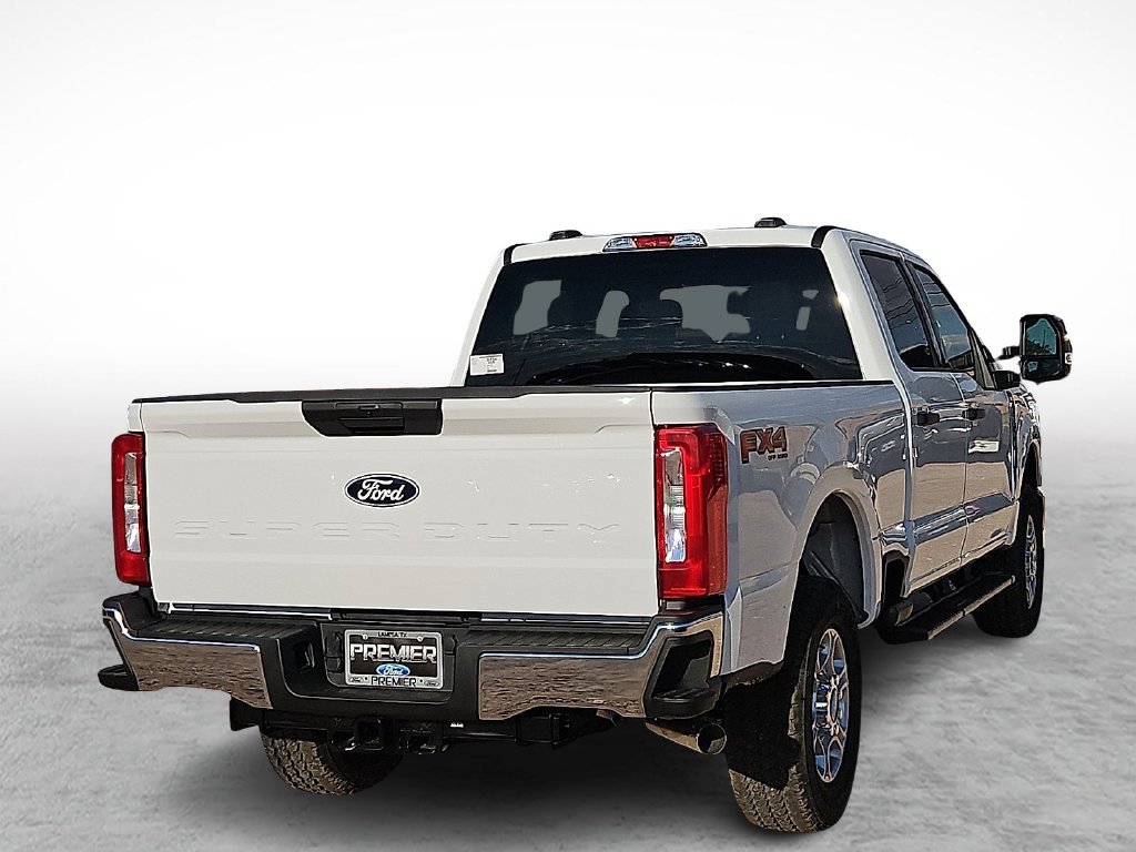 New 2027 Oxford White Ford F-250® XLT image 10