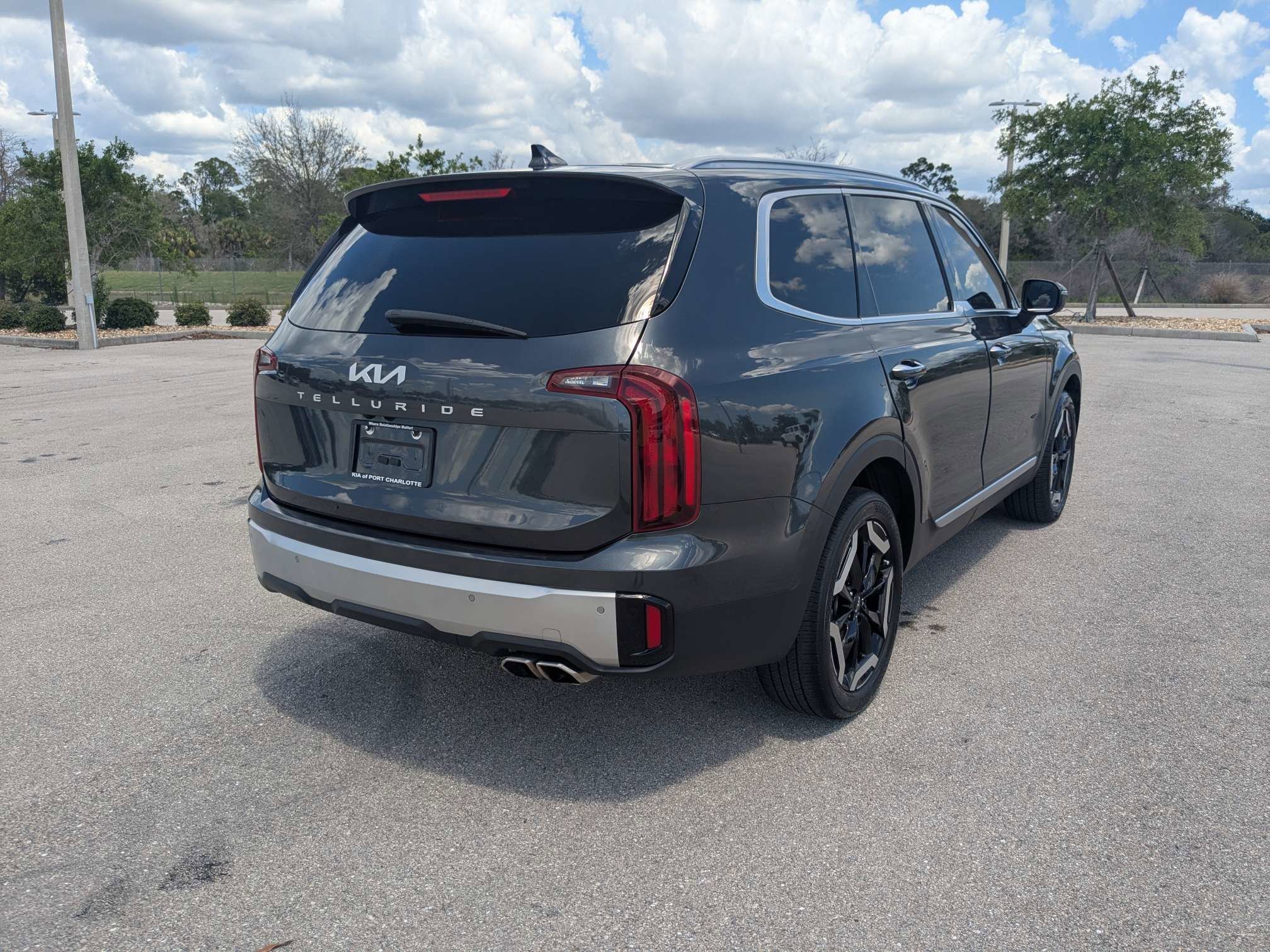 Used 2024 Gravity Gray Kia S image 5