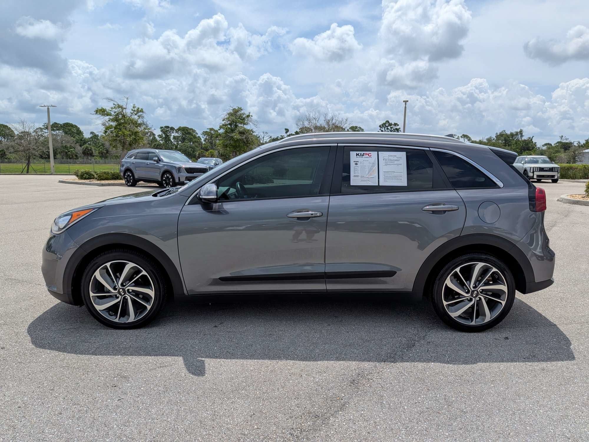 Used 2017 Metal Stream Kia Touring image 8