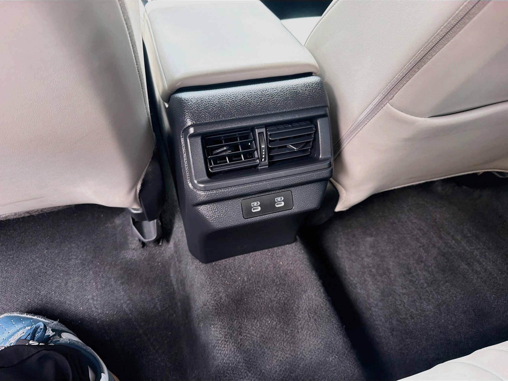 2024 Honda Accord Hybrid EX-L - Photo 22