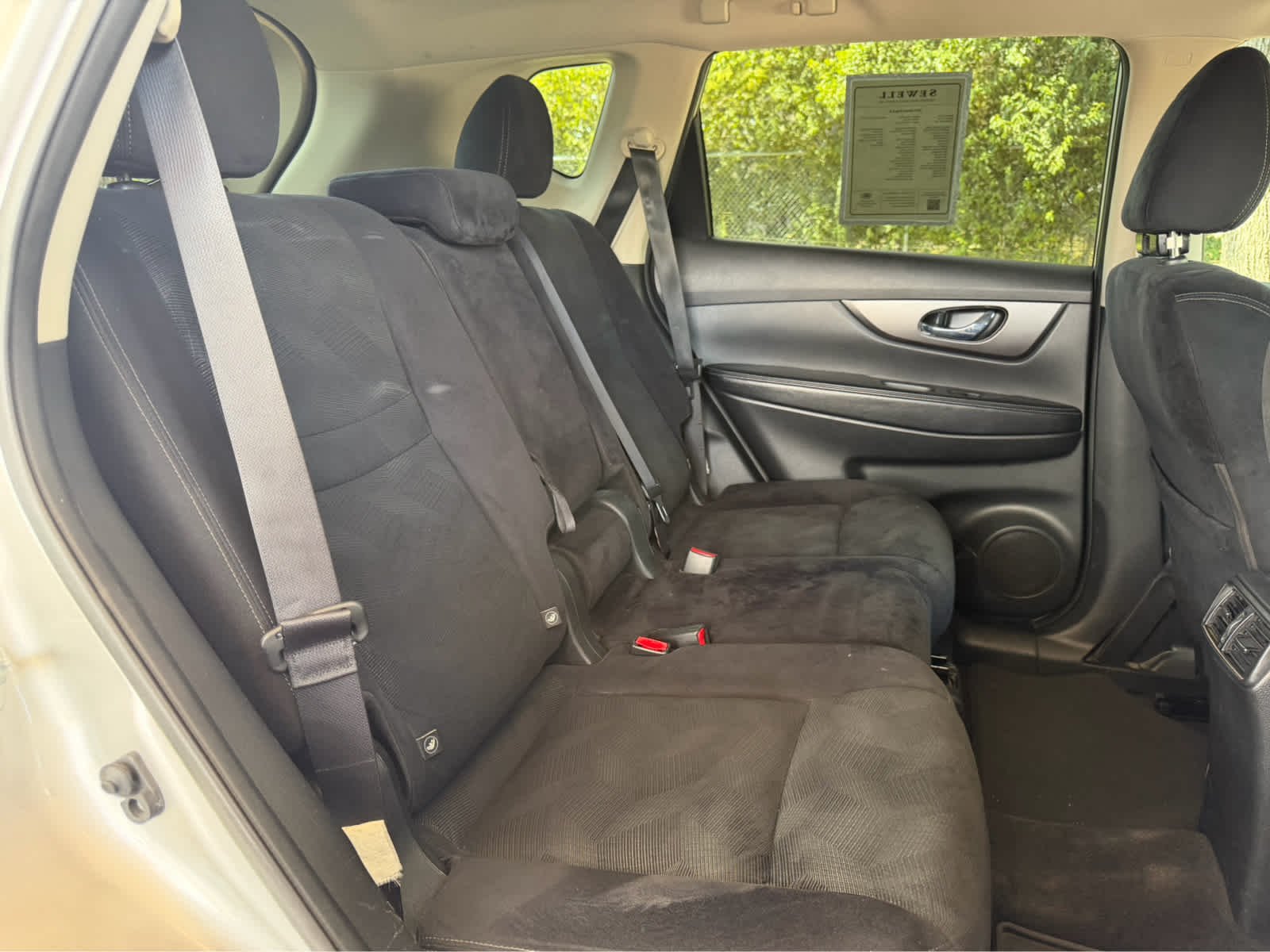 Used 2016 Brilliant Silver Nissan S image 13