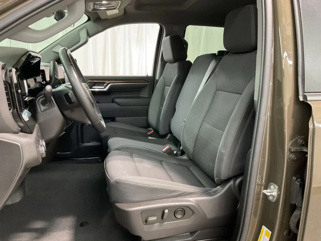 Used 2023 Bronze Metallic Chevrolet LT image 19